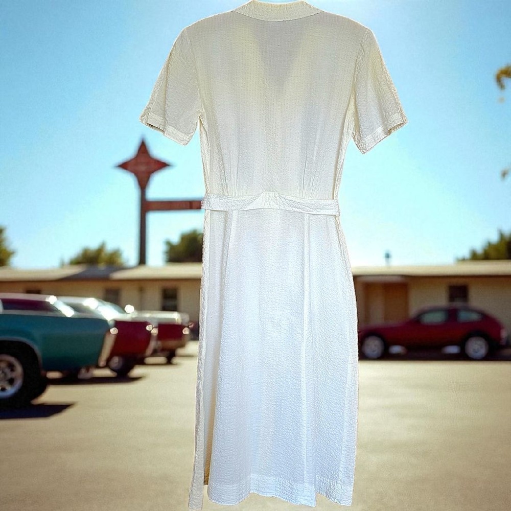 Vintage 1940s Wayne Maids White Seersucker Uniform Dress Belted Button Front 40 - Picture 5 of 16